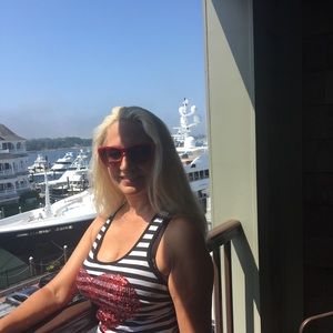 Meet your Posher, Carolyn